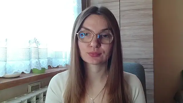 Snapshot of LooveELLYx chatting on 7, 11, 2025 LooveELLYx online show from 7, 11, 2025