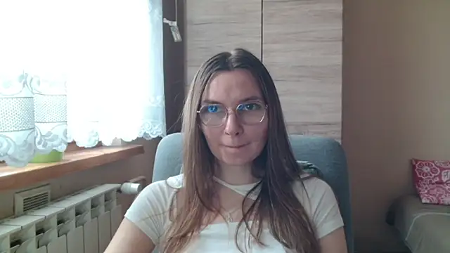 Snapshot of LooveELLYx chatting on 12, 11, 2025 LooveELLYx online show from 12, 11, 2025