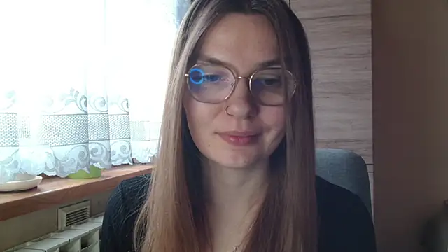 Snapshot of LooveELLYx chatting on 14, 11, 2025 LooveELLYx online show from 14, 11, 2025