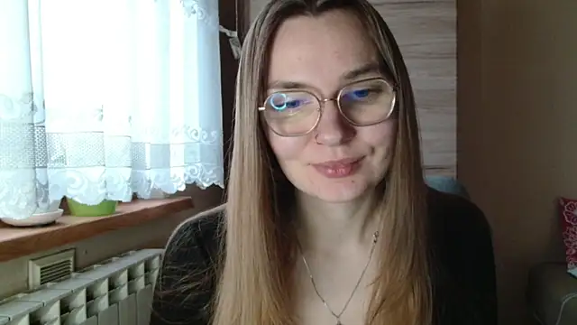 Snapshot of LooveELLYx chatting on 5, 12, 2025 LooveELLYx online show from 5, 12, 2025