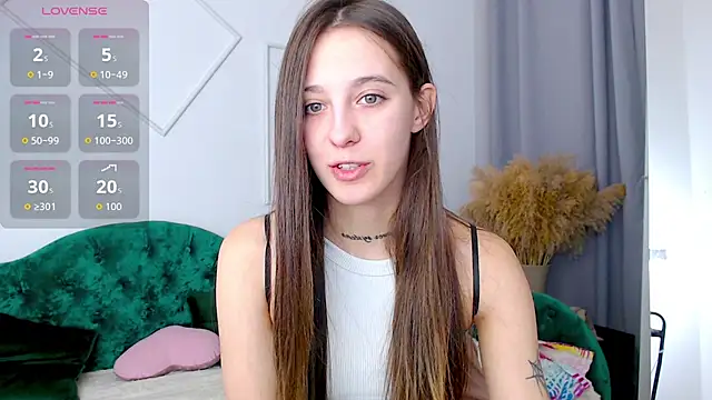 Snapshot of Little_cherryy__ chatting on 17, 9, 2025 Little cherryy online show from 17, 9, 2025