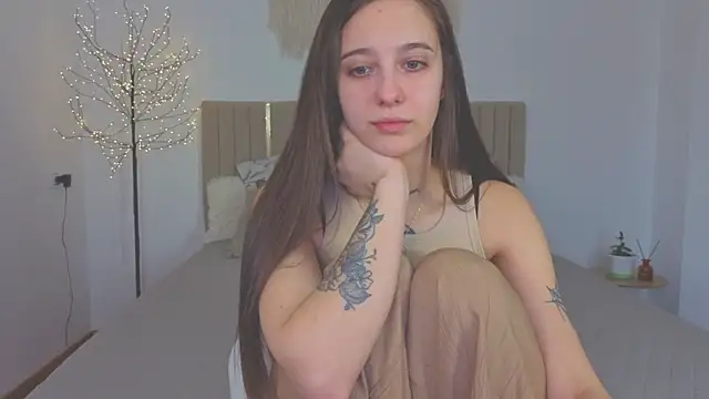 Snapshot of Little_cherryy__ chatting on 3, 12, 2025 Little cherryy online show from 3, 12, 2025