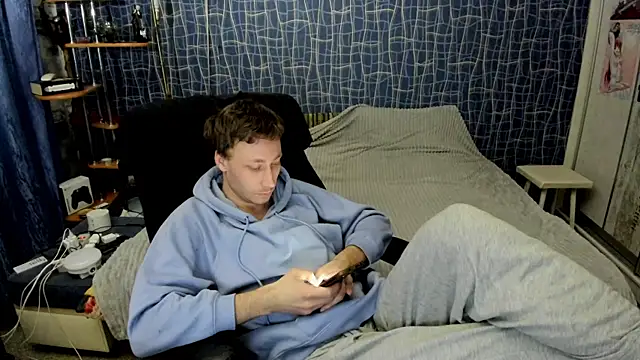 CuteBoy228 online show from 12, 4, 2026