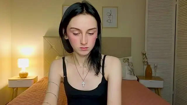 Snapshot of Little_moly999 chatting on 3, 10, 2025 Little moly999 online show from 3, 10, 2025