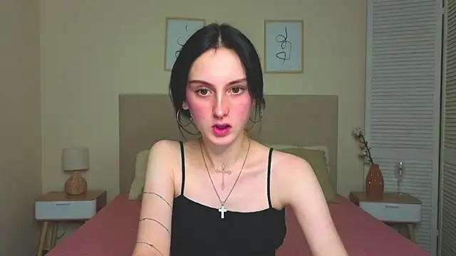 Snapshot of Little_moly999 chatting on 11, 10, 2025 Little moly999 online show from 11, 10, 2025