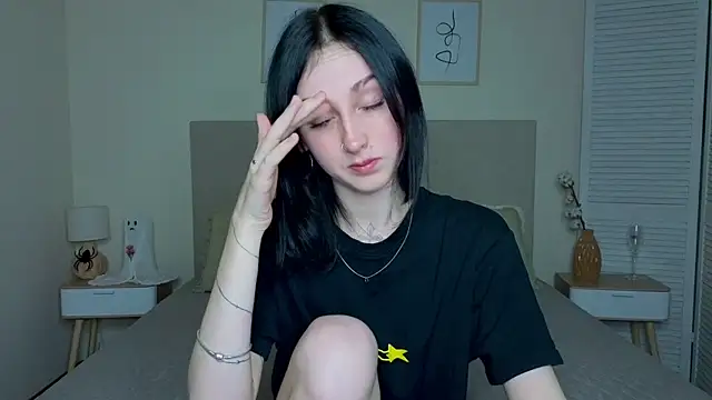 Snapshot of Little_moly999 chatting on 11, 11, 2025 Little moly999 online show from 11, 11, 2025