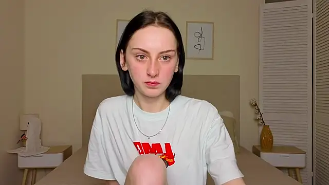 Snapshot of Little_moly999 chatting on 23, 11, 2025 Little moly999 online show from 23, 11, 2025