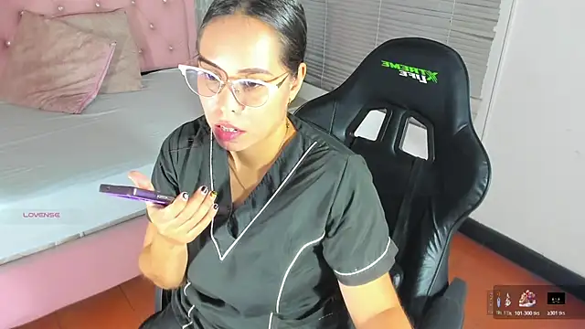 Snapshot of lissa_jhonsoon chatting on 21, 11, 2025 lissa jhonsoon online show from 21, 11, 2025