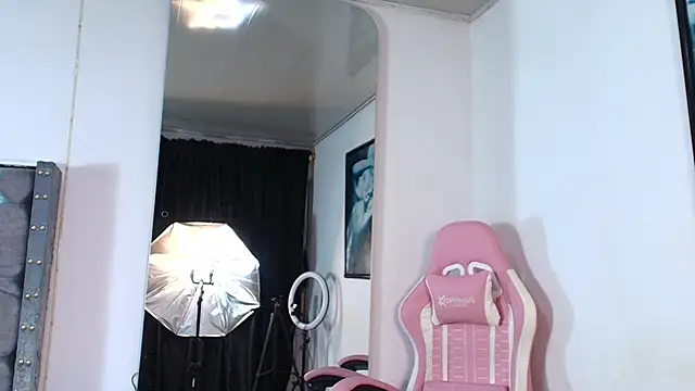 Snapshot of GraceWallace_ chatting on 8, 2, 2026 GraceWallace online show from 8, 2, 2026