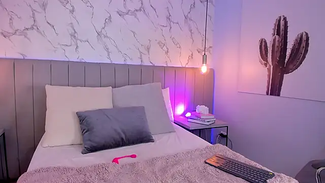 Snapshot of Karlla_Brown chatting on 30, 10, 2025 Karlla Brown online show from 30, 10, 2025