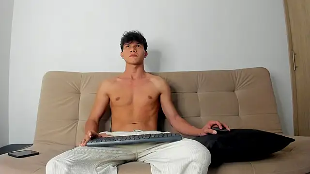 2Amateur Guys online show from 3, 4, 2026