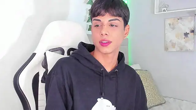 Snapshot of Thomas_wil chatting on 26, 10, 2025 Thomas wil online show from 26, 10, 2025