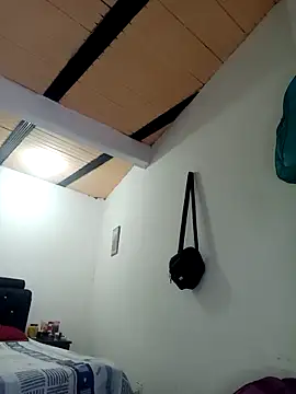 Snapshot of Hanna_Kieran chatting on 10, 10, 2025 Hanna Kieran online show from 10, 10, 2025