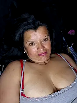 Snapshot of Hanna_Kieran chatting on 5, 12, 2025 Hanna Kieran online show from 5, 12, 2025