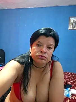 Snapshot of Hanna_Kieran chatting on 14, 12, 2025 Hanna Kieran online show from 14, 12, 2025