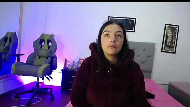 Snapshot of Esmeraldaa- chatting on 1, 10, 2025 Esmeraldaa- online show from 1, 10, 2025