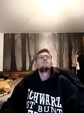 Snapshot of liema3156 chatting on 22, 10, 2025 liema3156 online show from 22, 10, 2025