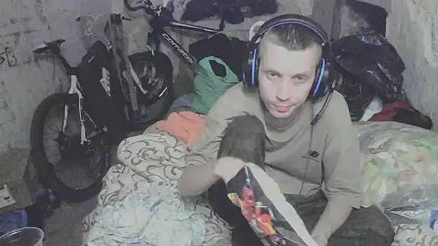 Snapshot of makarov1993 chatting on 10, 9, 2025 makarov1993 online show from 10, 9, 2025