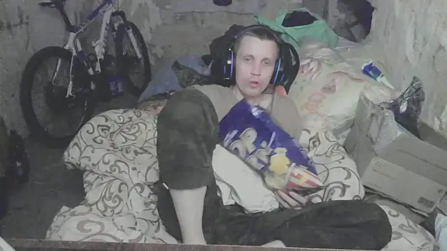 Snapshot of makarov1993 chatting on 14, 9, 2025 makarov1993 online show from 14, 9, 2025