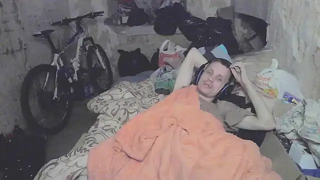 Snapshot of makarov1993 chatting on 19, 9, 2025 makarov1993 online show from 19, 9, 2025