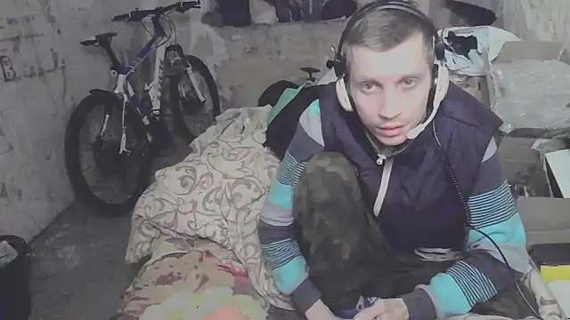 Snapshot of makarov1993 chatting on 13, 10, 2025 makarov1993 online show from 13, 10, 2025