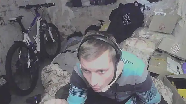 Snapshot of makarov1993 chatting on 13, 10, 2025 makarov1993 online show from 13, 10, 2025