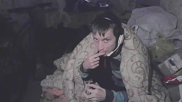 Snapshot of makarov1993 chatting on 5, 12, 2025 makarov1993 online show from 5, 12, 2025