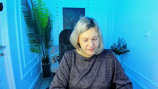 NinaStarle online show from 15, 10, 2025