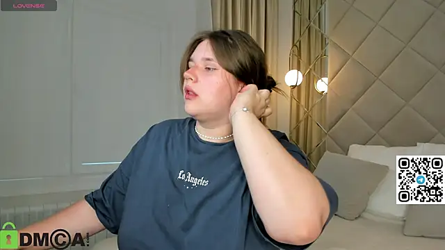 Snapshot of Chloee_White chatting on 13, 9, 2025 Chloee White online show from 13, 9, 2025