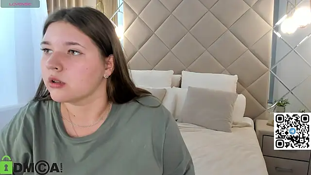 Snapshot of Chloee_White chatting on 3, 10, 2025 Chloee White online show from 3, 10, 2025