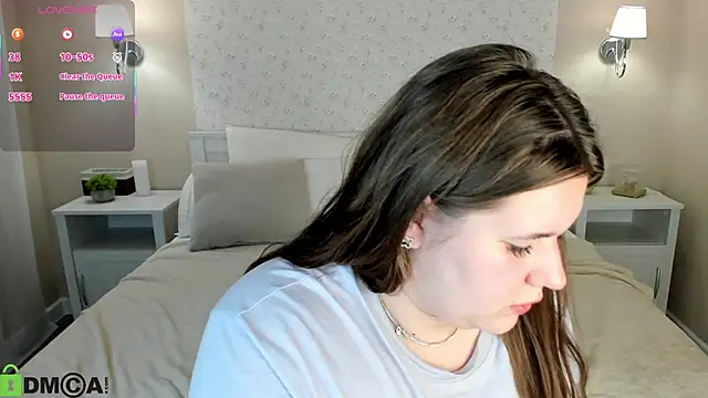 Snapshot of Chloee_White chatting on 12, 10, 2025 Chloee White online show from 12, 10, 2025