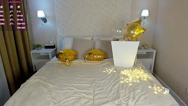 Snapshot of Chloee_White chatting on 5, 12, 2025 Chloee White online show from 5, 12, 2025