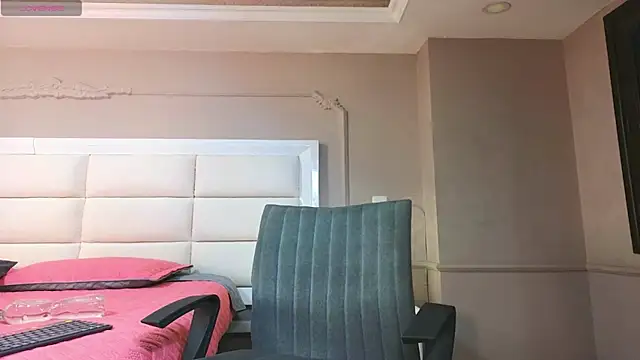 Snapshot of CharlesBrown_ chatting on 28, 10, 2025 CharlesBrown online show from 28, 10, 2025