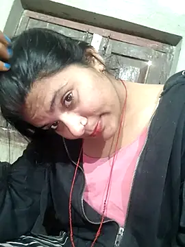 Snapshot of couple_71 chatting on 4, 12, 2025 couple 71 online show from 4, 12, 2025