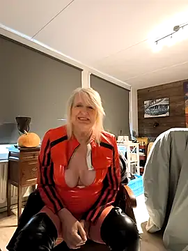 Snapshot of SexyKato001 chatting on 23, 10, 2025 SexyKato001 online show from 23, 10, 2025