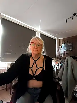 Snapshot of SexyKato001 chatting on 6, 11, 2025 SexyKato001 online show from 6, 11, 2025