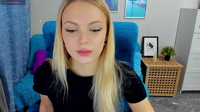 Snapshot of KatherineePierce chatting on 7, 11, 2025 KatherineePierce online show from 7, 11, 2025