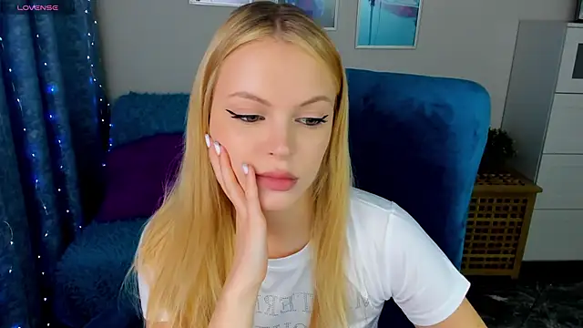 Snapshot of KatherineePierce chatting on 30, 11, 2025 KatherineePierce online show from 30, 11, 2025