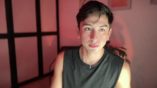 sweettaaron01 online show from 22, 4, 2026