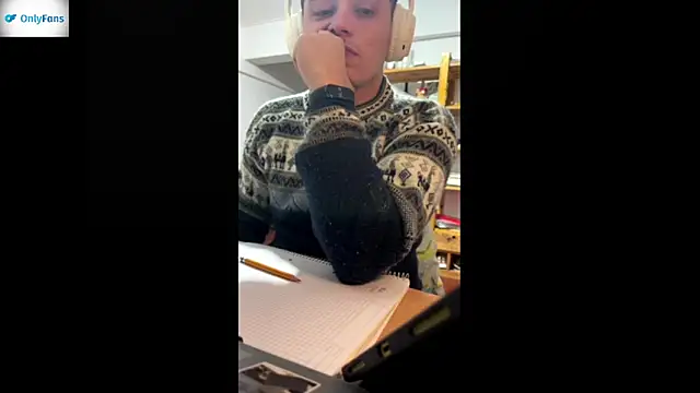 Snapshot of Haustin202 chatting on 28, 10, 2025 Haustin202 online show from 28, 10, 2025