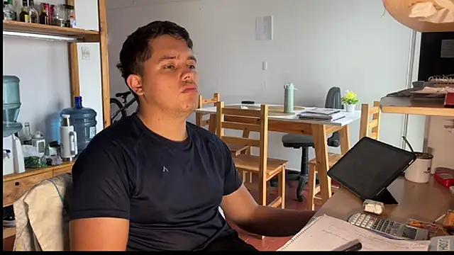 Snapshot of Haustin202 chatting on 4, 11, 2025 Haustin202 online show from 4, 11, 2025