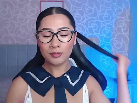 evelyn ch  online show from 25, 9, 2025