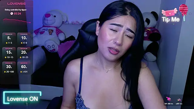 evelyn ch  online show from 7, 11, 2025