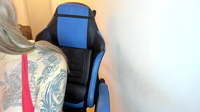 Scarbadgirl  online show from 15, 2, 2026