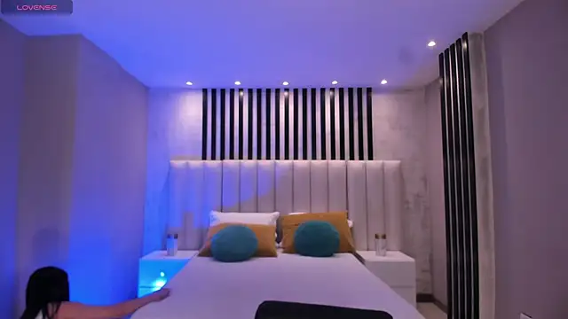 IsabellaMoreau online show from 30, 10, 2025