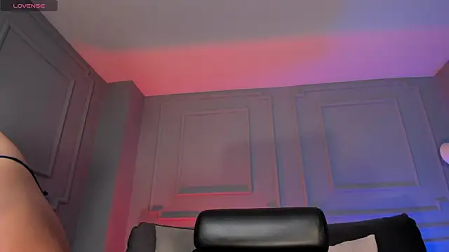 IsabellaMoreau online show from 15, 11, 2025