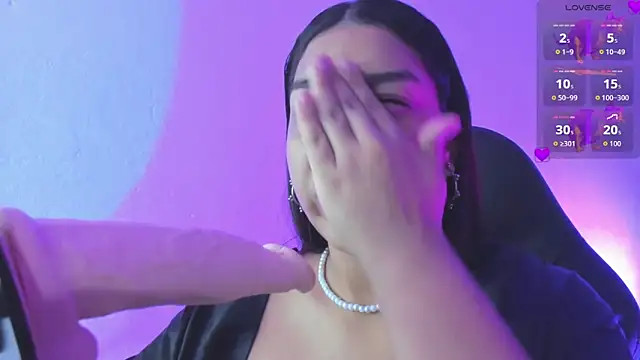 Snapshot of giselle_upp chatting on 13, 9, 2025 giselle upp online show from 13, 9, 2025