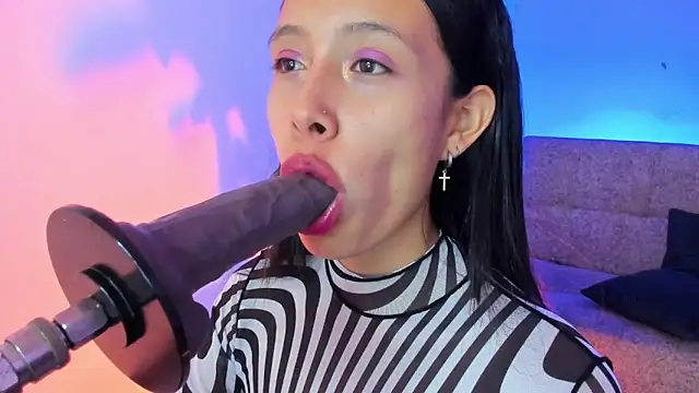 Snapshot of alicemoon__ chatting on 20, 12, 2025 alicemoon online show from 20, 12, 2025