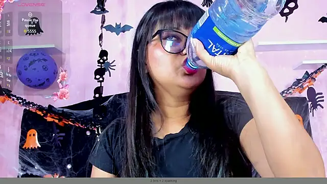 Snapshot of Azul_Moon chatting on 2, 11, 2025 Azul Moon online show from 2, 11, 2025