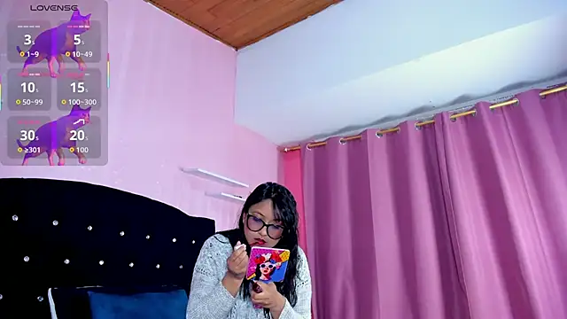 Snapshot of Azul_Moon chatting on 30, 11, 2025 Azul Moon online show from 30, 11, 2025